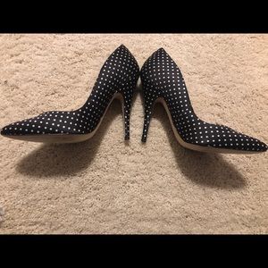 Black and white polka dot pumps